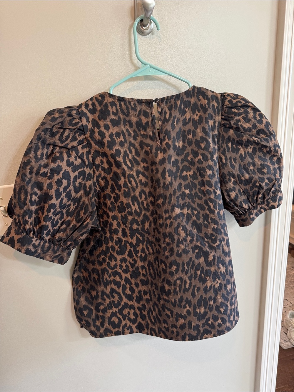 entro Leopard Print Puff Sleeve Blouse - Black and Brown - Picture 5 of 5